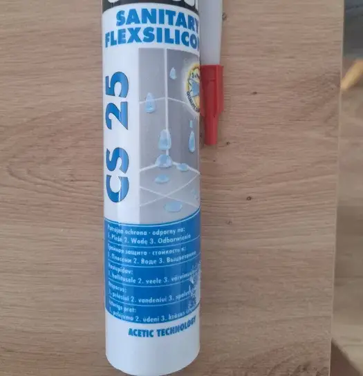 Jak zabezpieczyć silikon przed wyschnięciem po jego otwarciu?